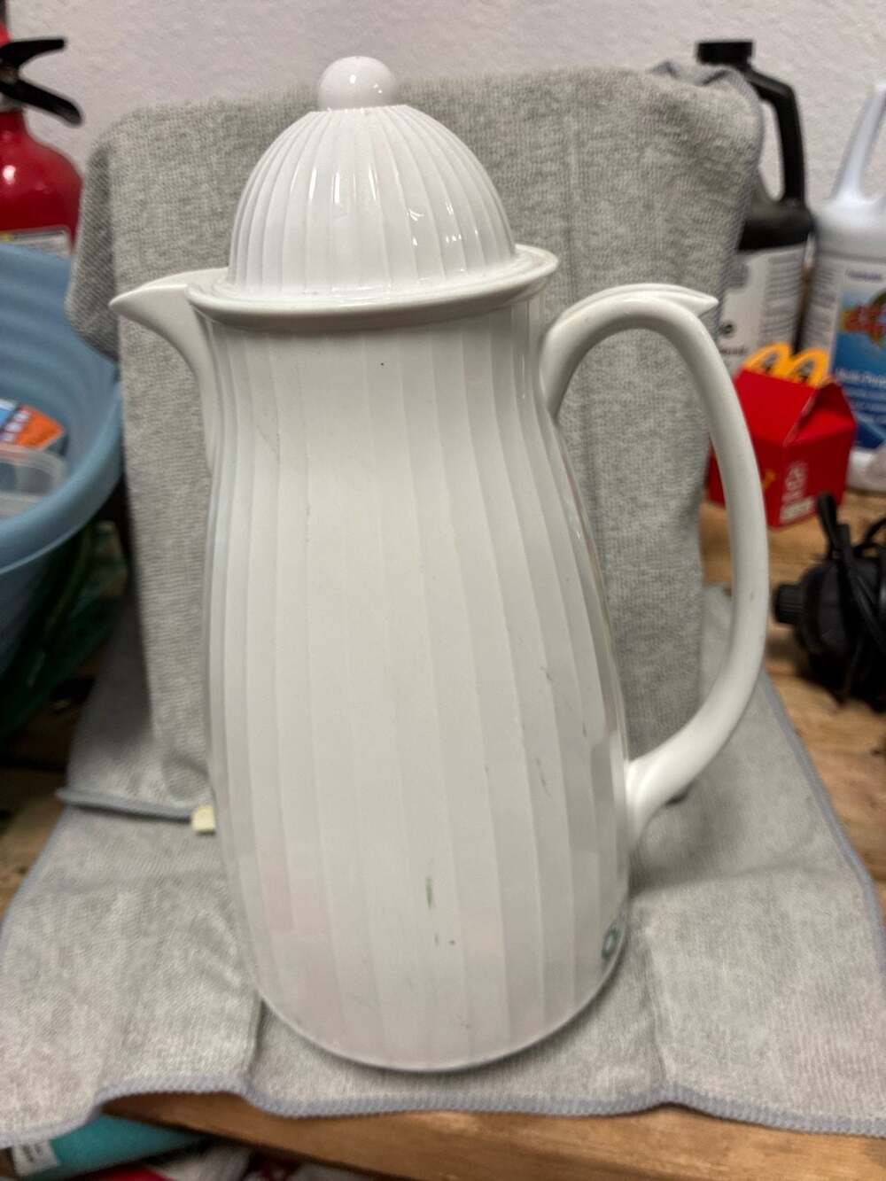 Oggi White Ribbed Thermal Carafe Pitcher with Glass Liner